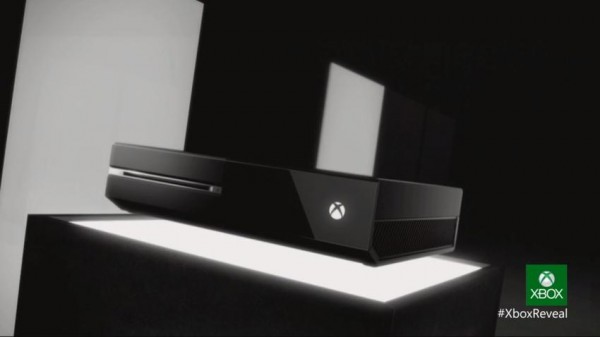 Microsoft sempat mempertimbangkan untuk hadir full digital di Xbox One dengan menghilangkan disc drive sama sekali. Namun hal ini diurungkan setelah melihat ukuran data game next-gen yang terhitung masif. 