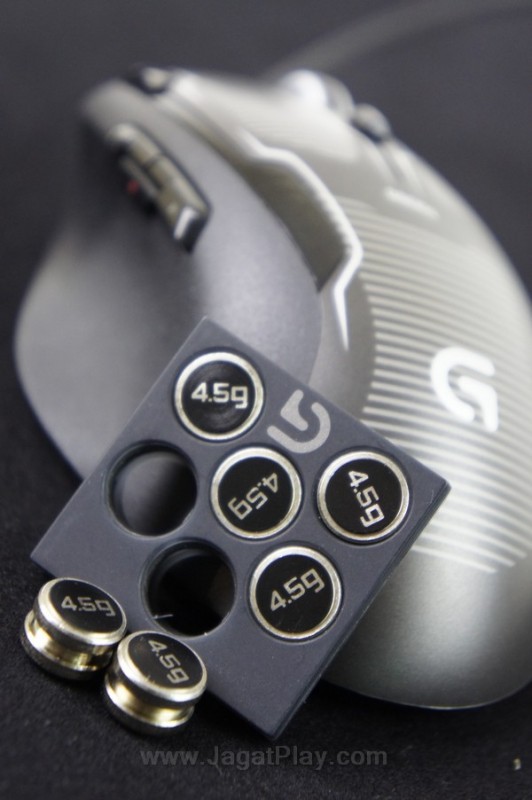 Untuk Anda yang cukup sensitif dengan masalah berat, Logitech G500S tidak akan meninggalkan masalah untuk Anda.
