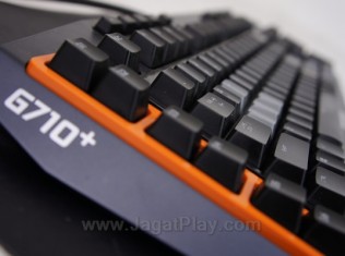 Logitech G710+ mechanical keyboard 9
