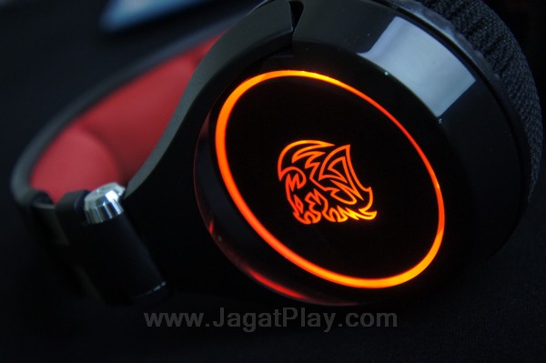 Review Headset Gaming Thermaltake Cronos: Desain yang Manjakan Telinga! 2 Thermaltake TtEsports Cronos