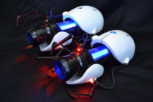 10 Tips Lebaran Asyik Ala Gamer! 1 portal gun replica