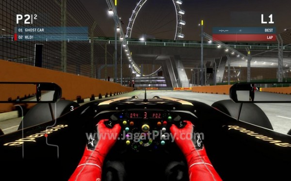 Review F1 2013: Balapan Jet Darat Klasik di Game Modern! 4 Balapan malam yang dipenuhi gemerlap lampu kota digambarkan dengan apik oleh Codemasters.