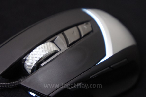 Review Mouse Gaming CM Storm Reaper: Sinergi Plastik dan Alumunium! 2 Kesempatan untuk mengatur sensivitas secara real-time dengan kebebasan opsi, serta modifikasi fungsi via driver membuat Reaper adaptif untuk semua kebutuhan genre gaming.