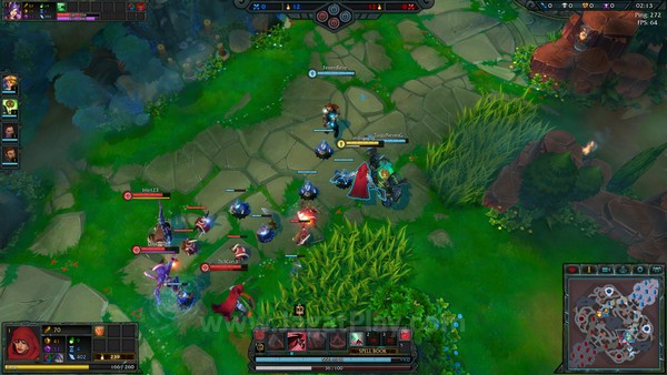 Dawngate juga hadir dengan mekanik unik  di luar pondasi MOBA-nya. Ia mengintegrasikan sedikit elemen RTS di dalamnya.