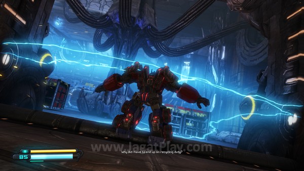 Bukti paling nyata ketika Anda - sebagai Optimus harus bertarung melawan sang musuh besar - Megatron. Pertempuran epik seperti penutup Fall of Cybertron? Jangan menggantungkan harapan Anda terlalu tinggi.