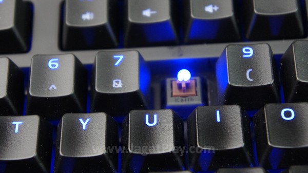 Harga yang lebih kompetitif ini berhasil dicapai lewat penggunaan Brown Switch yang tidak lagi berasal dari Cherry MX. Thermaltake beralih pada pabrikan China - Kailh.