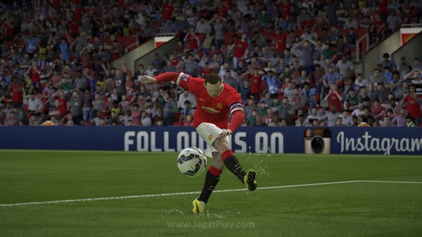 FIFA 15 Kick Off (In Menus)