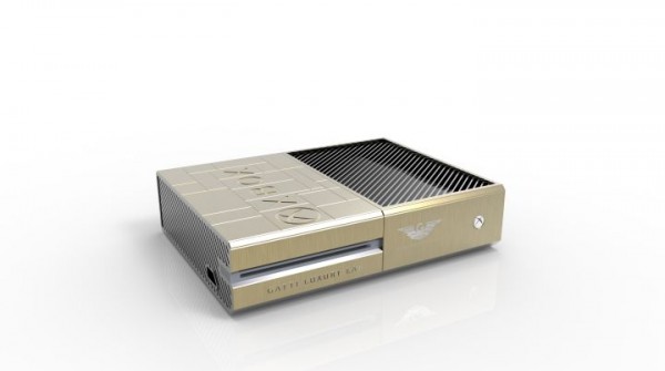 Jumbo-unveils-gold-Xbox-console-at-Games14_2-720x403