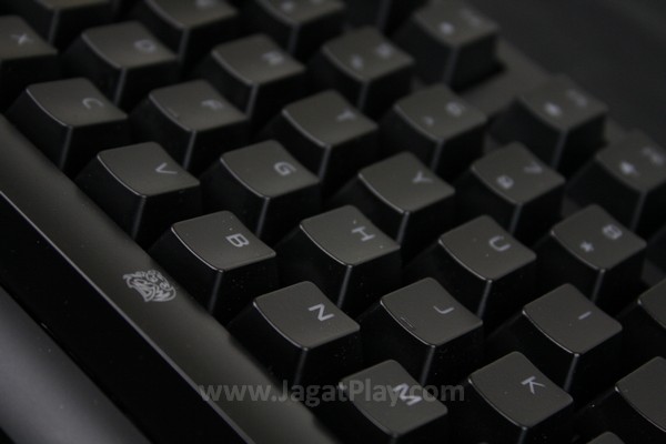 Review Thermaltake TteSports Poseidon ZX: Lugas, Ringkas, Terjangkau! 2 Implementasi switch ini membuat harga keyboard ini menjadi lebih terjangkau.