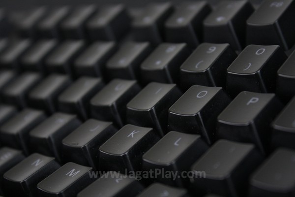 Review Thermaltake TteSports Poseidon ZX: Lugas, Ringkas, Terjangkau! 3 Anda yang ragu dengan kualitas build Kailh juga tidak perlu banyak khawatir. Thermaltake juga sudah menyisipkan garansi 5 tahun ke dalam Poseidon ZX ini.