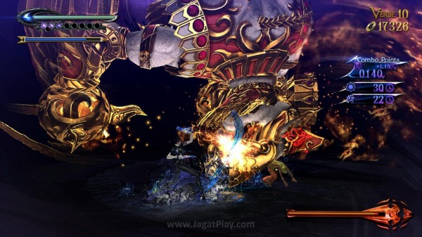 Review Bayonetta 2: Calon Game Terbaik Tahun Ini! 5 Anda hampir tidak mungkin menundukkan game ini dengan hanya serangan frontal dan membabi buta. Kunci elemen gameplay Bayonetta 2 justru terletak pada gerakan Evade dan efek Witch Time yang ia hasilkan.