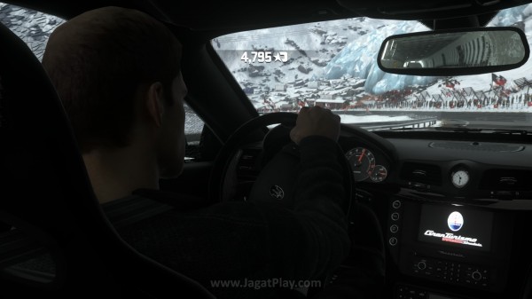 Game racing macam apa yang tidak punya mode replay???!