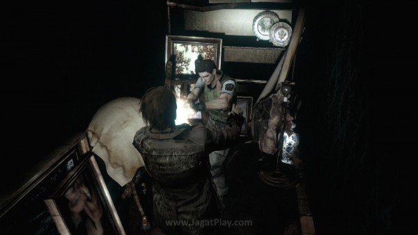 Review Resident Evil HD Remaster: Menggali Horror Masa Lalu! 11 Anda akan berhadapan dengan sensasi survival horror klasik, dimana Anda diposisikan sebagai korban yang rentan alih-alih superhero tanpa tanding yang bisa melakukan segala sesuatu seenaknya.