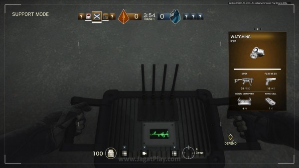 Varian karakter ini membuat situasi pertempuran senantiasa berbeda, apalagi Ubisoft berjanji untuk menawarkan lebih banyak alternatif lagi di versi retail nanti. Ada karakter yang bisa memasang alat Signal Jammer untuk mengacaukan fungsi pengintaian tim Attacker.