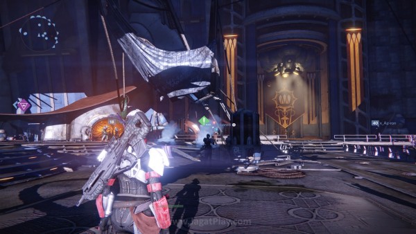 Daerah social baru, The Reef milik Awoken Queen menawarkan misi dan gear baru untuk dibeli