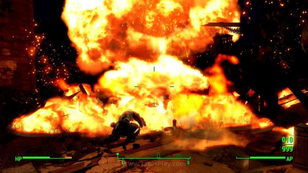 Review Fallout 4: Tak Sefantastis yang Dibayangkan! 13 Contohnya? Anda bisa menggunakan V.A.T.S untuk menembak tangan kanan Super Mutant Suicider yang memegang bomb nuklir kecil untuk memicunya dan berharap ia justru jadi bumerang untuk musuh Super Mutant yang lain. Atau Anda bisa menghancurkan kaki para Ghoul dan membuat mereka tak bisa bergerak.