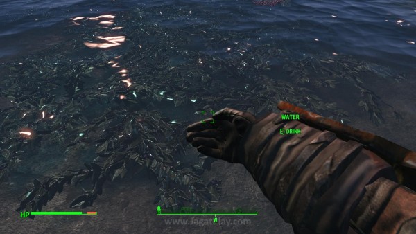 Review Fallout 4: Tak Sefantastis yang Dibayangkan! 17 Ia bisa muncul dari banyak sumber, termasuk makanan / minuman. Ada dilema di awal-awal permainan soal urgensi untuk memulihkan HP atau menjaga level radiasi. Mengapa? Karena Anda sebenarnya bisa minum air dimanapun di Commonwealth untuk memulihkan HP dengan resiko radiasi. Pertanyaan kini, worth?