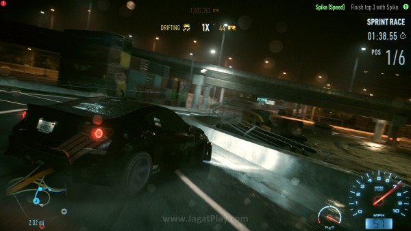 Sensasi drifting yang asyik.