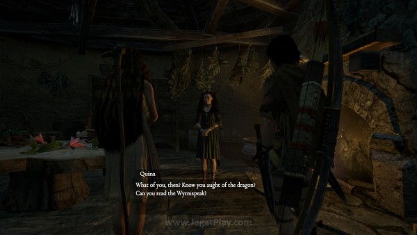 Adegan event kurang ekspresif, seringkali semua yang berpartisipasi hanya berdiri tegak saja