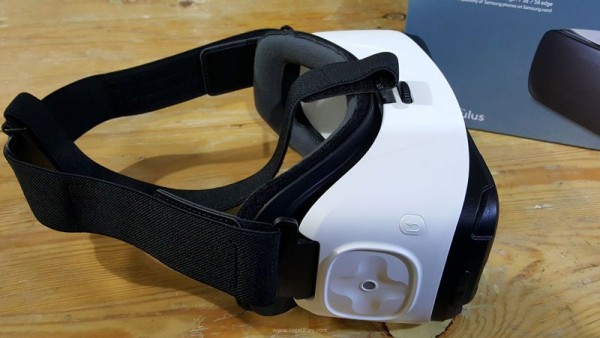 Gear VR membutuhkan smartphone Samsung untuk dapat digunakan