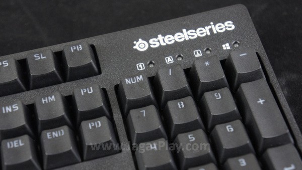 Review SteelSeries Apex M260: Menjual Fungsi dan Ketahanan! 3 Kokoh adalah kata lain yang tepat untuk menyederhanakan daya tariknya.