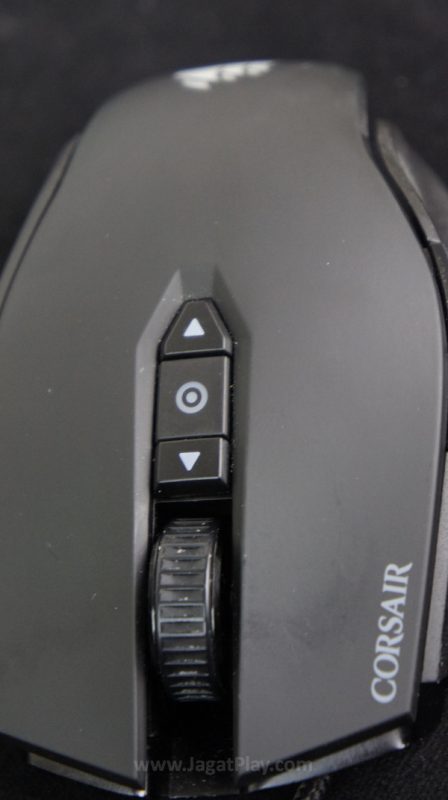 Hadir dengan jumlah tombol yang sepertinya sudah bisa Anda temukan di mouse kebanyakan.