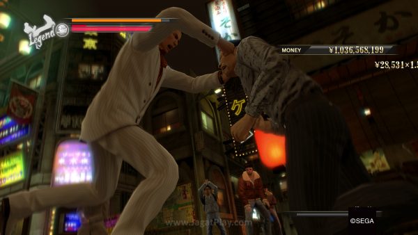 Review Yakuza 0: Serius Tapi Santai! 8 Baik Kiryu dan Goro, masing-masing punya 4 stance / gaya bertarung.