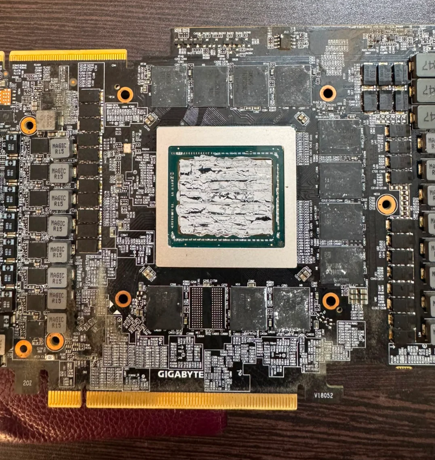 NVIDIA RTX 2080 Ti Performanya Naik 2X Hanya Dengan Ganti Thermal Paste 1 nvidia