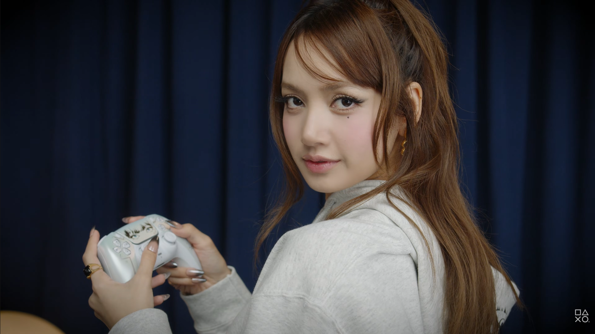 sony lisa dualsense
