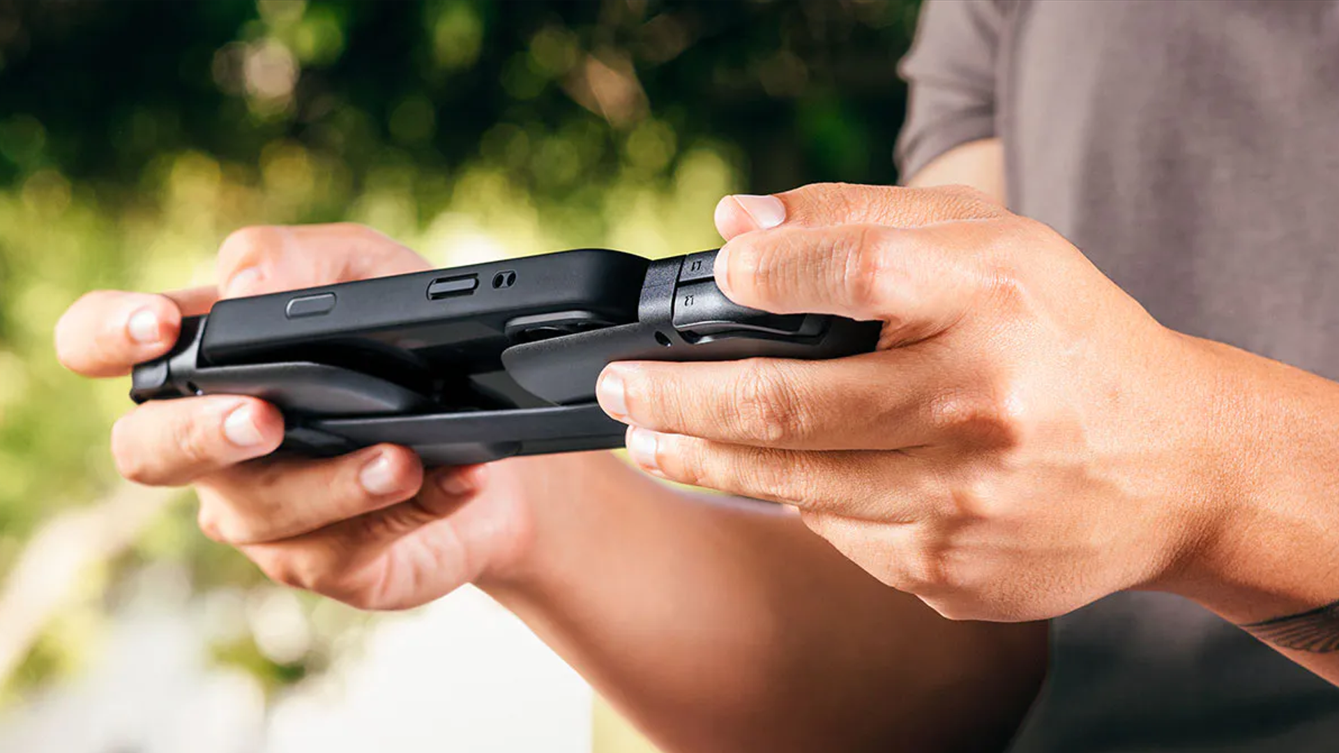 Razer Prio Sulap Controller Mobile Gaming Jadi Sekecil Kartu Kredit 1 razer prio
